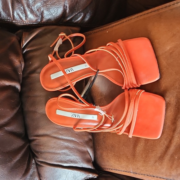 Shoes - Picture 2 of 4